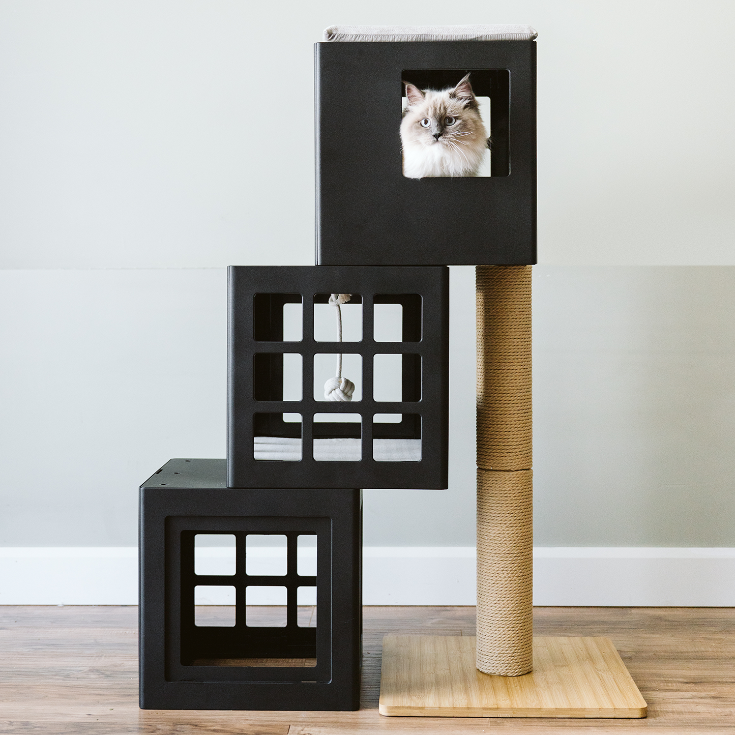 Modular paper rope scratcher