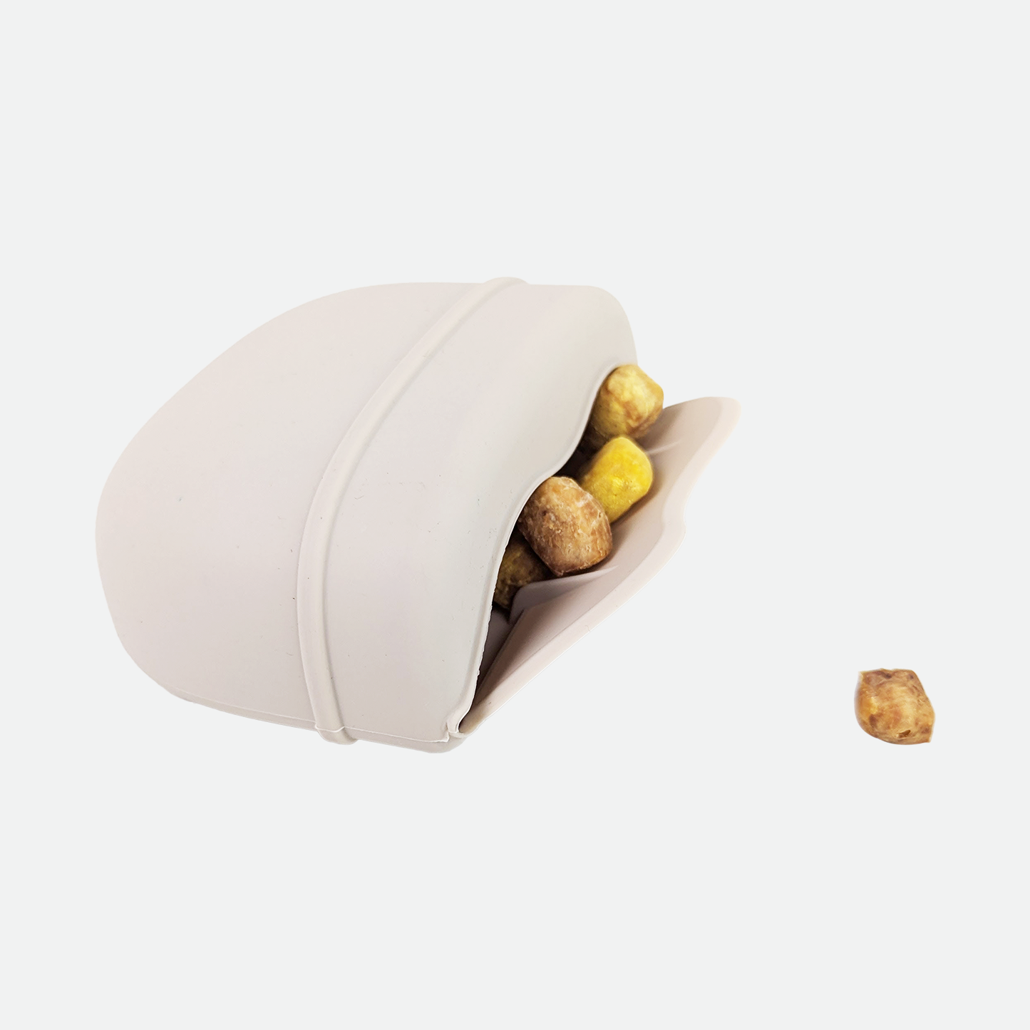 Silicone clip treat pouch