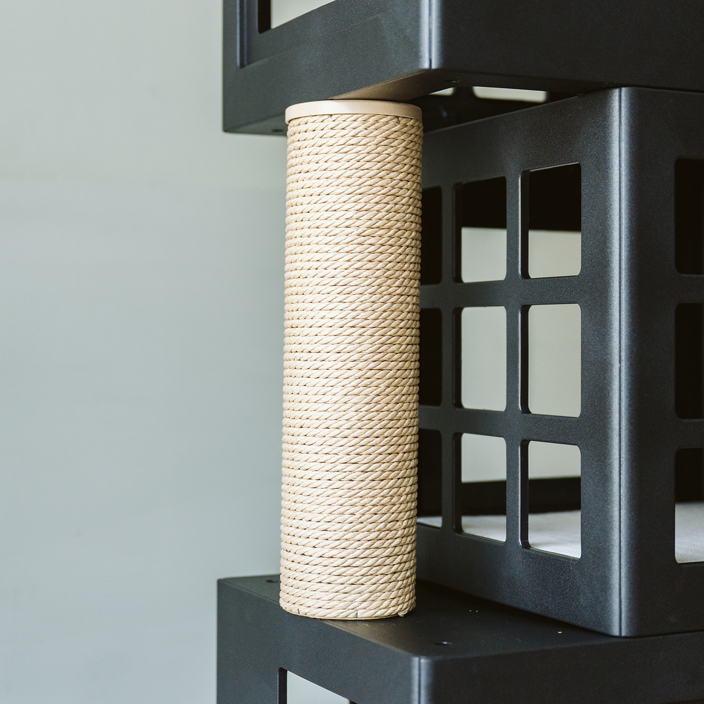 Modular paper rope scratcher