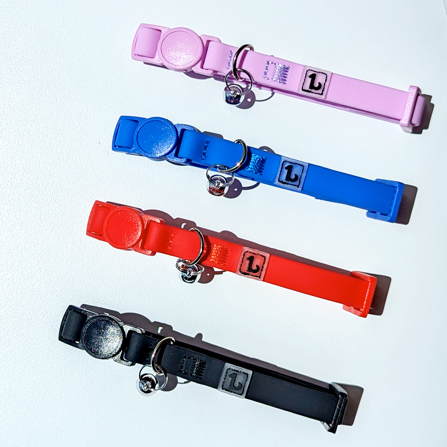 Silicone cat collar with breakaway buckle