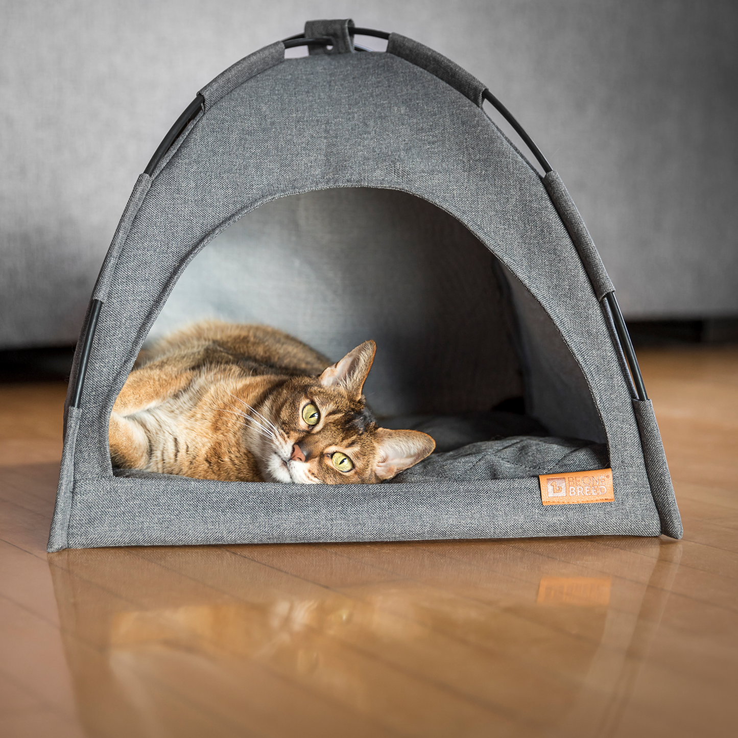 Linen tent bed for cat, gray